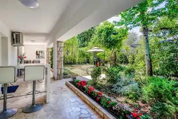 Apartment in Njivice near the Beach for 4 Guests