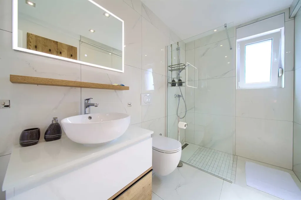 3-Bedroom Air-Conditioned Apartment with Sea View in Malinska