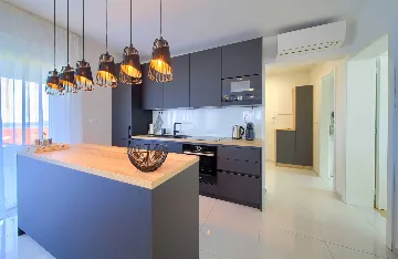 3-Bedroom Air-Conditioned Apartment with Sea View in Malinska