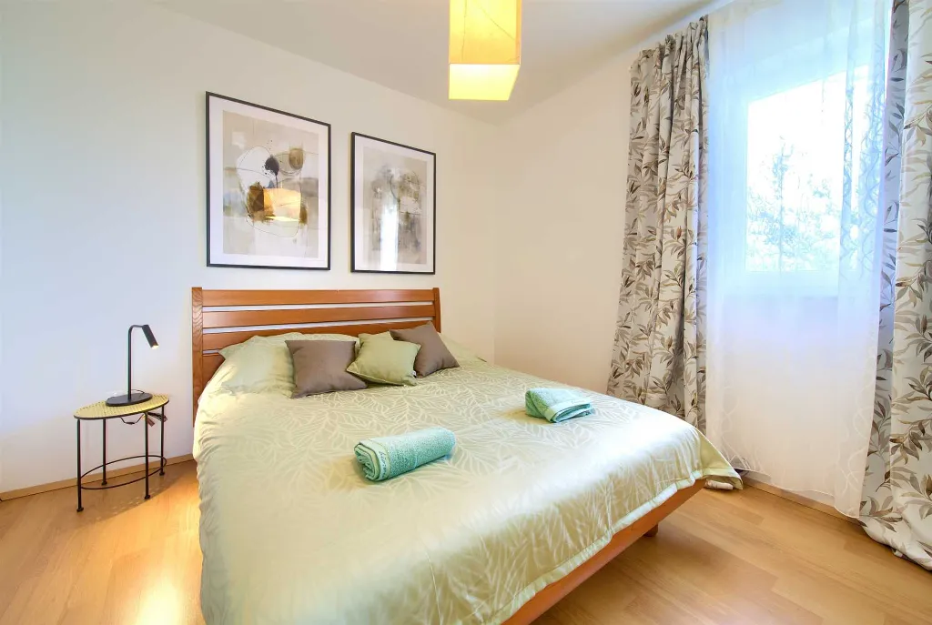 2-Bedroom Apartment with Terrace in Malinska