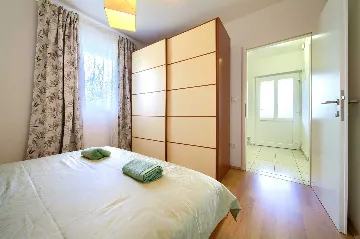 2-Bedroom Apartment with Terrace in Malinska