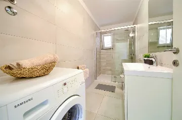 2-Bedroom Apartment with Terrace in Malinska