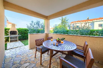 2-Bedroom Apartment with Terrace in Malinska