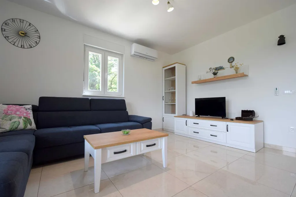 2-Bedroom Holiday House in Risika for 4 Guests