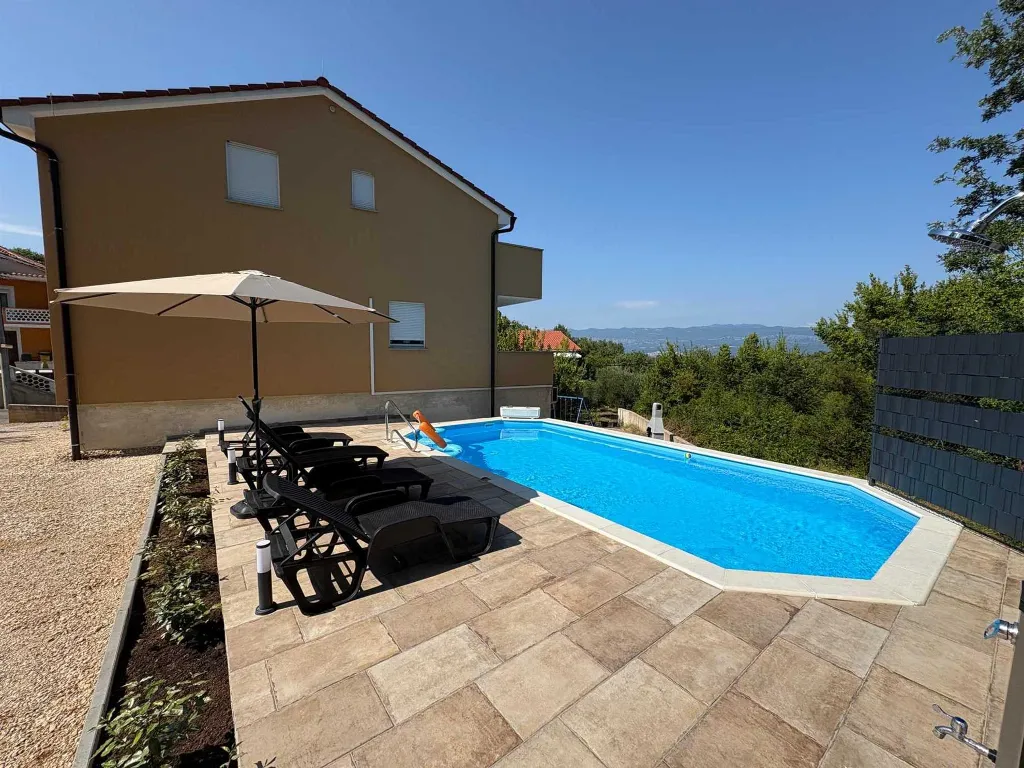 2-Bedroom Holiday House in Risika for 4 Guests
