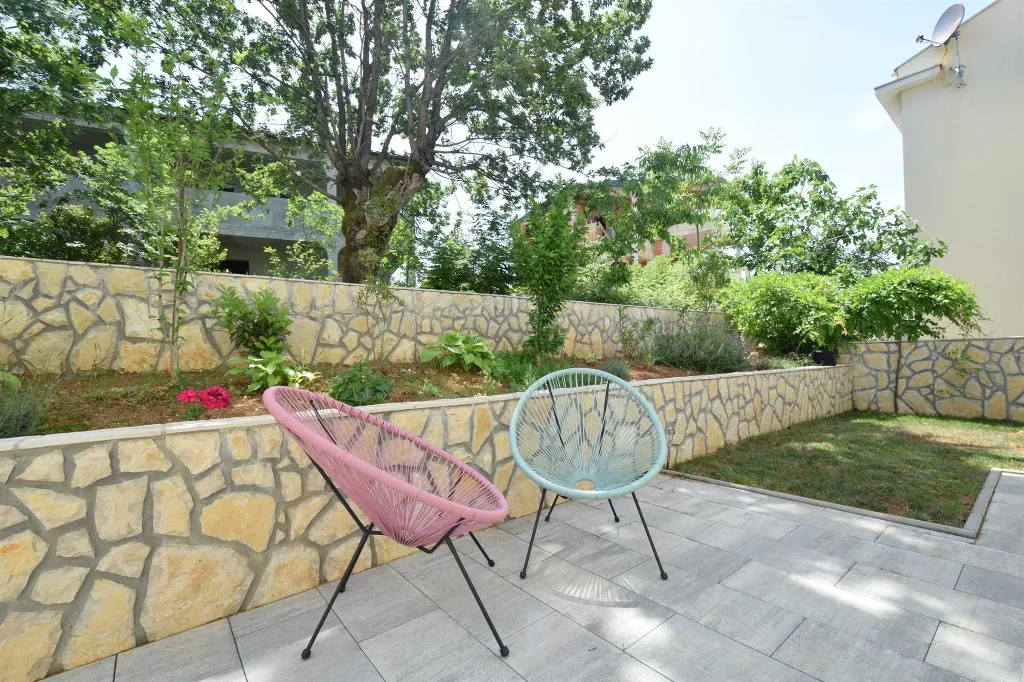 3-Bedroom Apartment in Malinska for 7 Guests