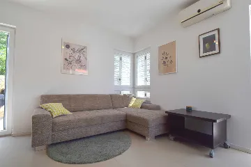 3-Bedroom Apartment in Malinska for 7 Guests