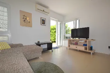 3-Bedroom Apartment in Malinska for 7 Guests