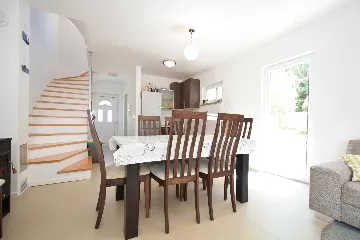 3-Bedroom Apartment in Malinska for 7 Guests