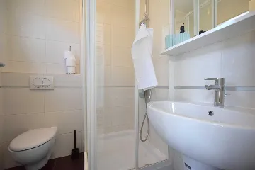 3-Bedroom Apartment in Malinska for 7 Guests