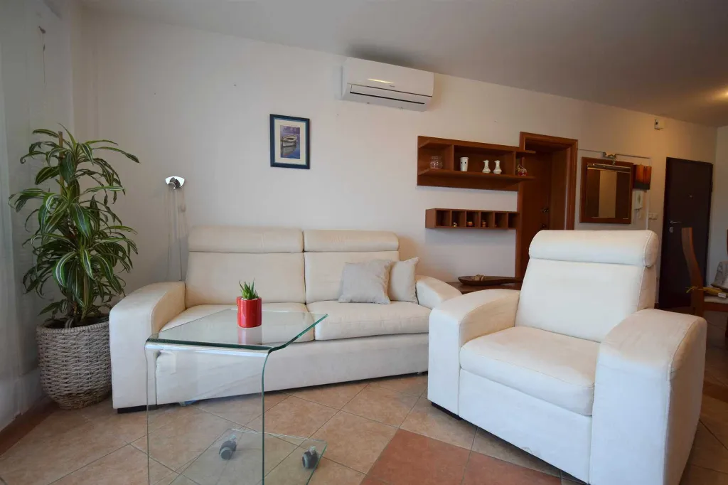 Apartment with Balcony for 3 in Malinska