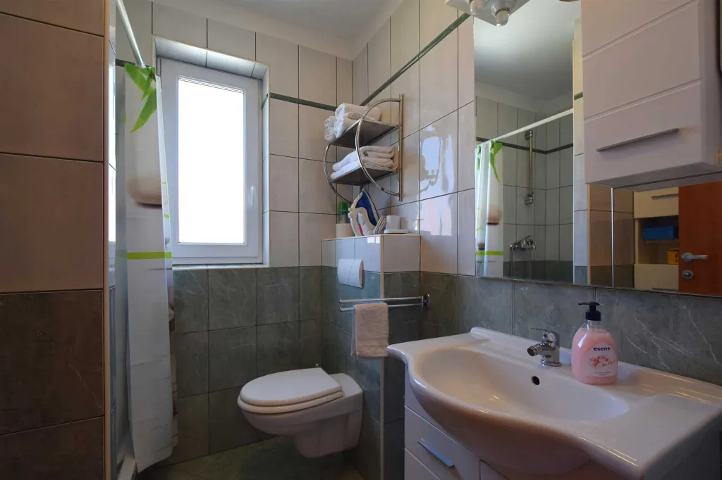 Apartment with Balcony for 3 in Malinska