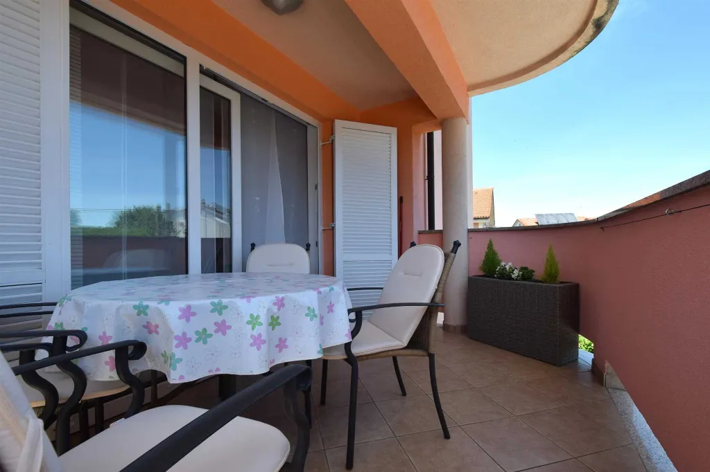 Apartment with Balcony for 3 in Malinska