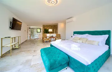 Villa for 8 Guests with Pool & Sea View in Grižane