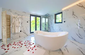 Villa for 8 Guests with Pool & Sea View in Grižane