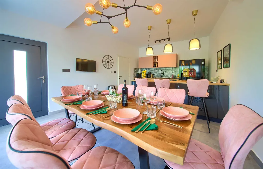Villa for 8 Guests with Pool & Sea View in Grižane