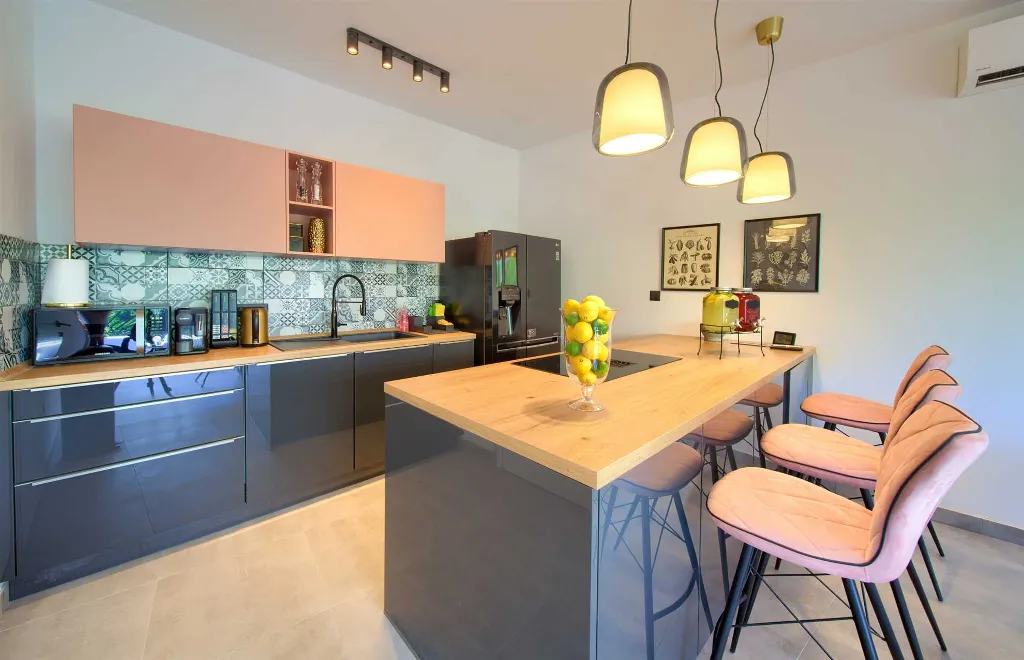 Villa for 8 Guests with Pool & Sea View in Grižane