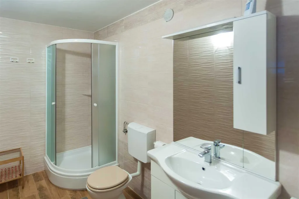 One-Bedroom Apartment in Porat for 2 Guests