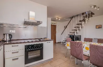 Sea-View Renovated Apartment in Njivice (6 Guests)