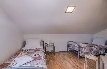 Sea-View Renovated Apartment in Njivice (6 Guests)