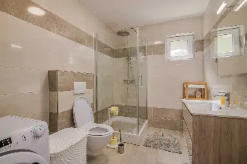 Ground-Floor Apartment in Soline for 4 Guests