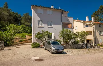 Ground-Floor Apartment in Soline for 4 Guests