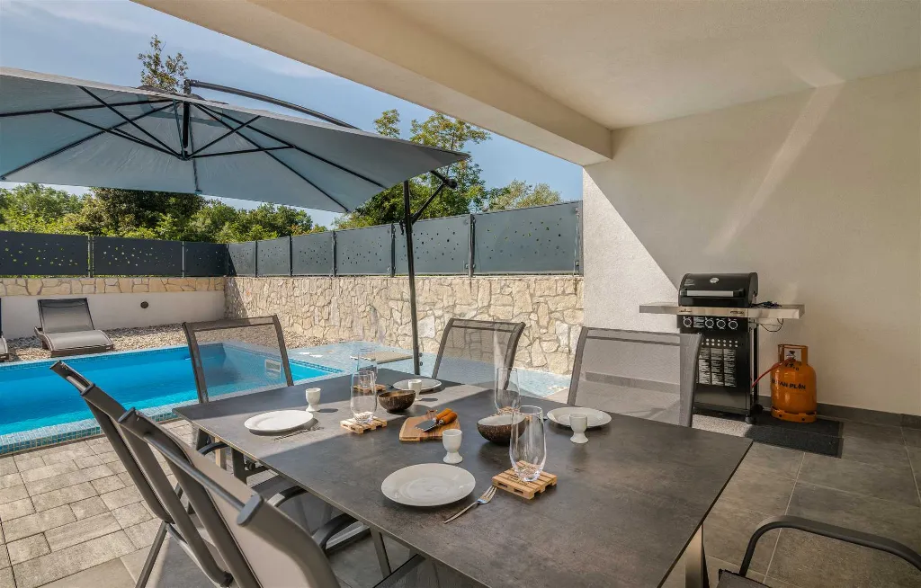 Private Pool Family Villa in Malinska, Krk