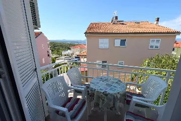 Air-Conditioned 2-Bedroom Apartment in Njivice