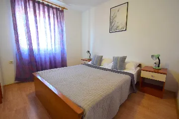 Air-Conditioned 2-Bedroom Apartment in Njivice