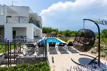 Wellness Villa for 8 Guests with Sauna in Klimno