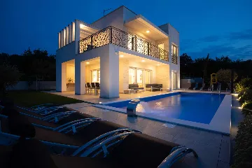 Wellness Villa for 8 Guests with Sauna in Klimno