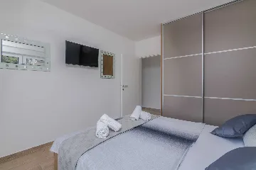 3-Bedroom Villa in Malinska with Private Pool