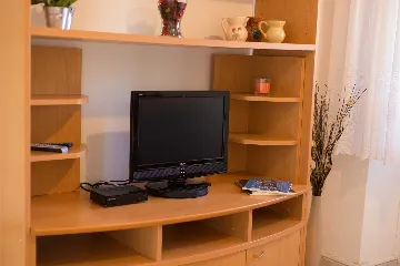 Vantačići Apartment for 2 Guests with Covered Terrace