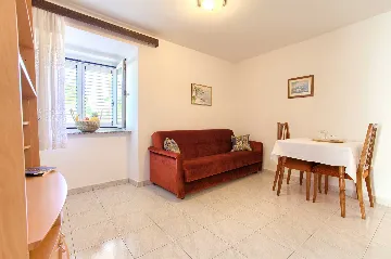 Vantačići Apartment for 2 Guests with Covered Terrace