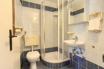 Vantačići Apartment for 2 Guests with Covered Terrace