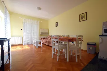 2-Bedroom Apartment in Malinska for 5