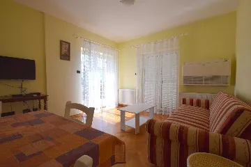 2-Bedroom Apartment in Malinska for 5