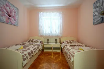 2-Bedroom Apartment in Malinska for 5