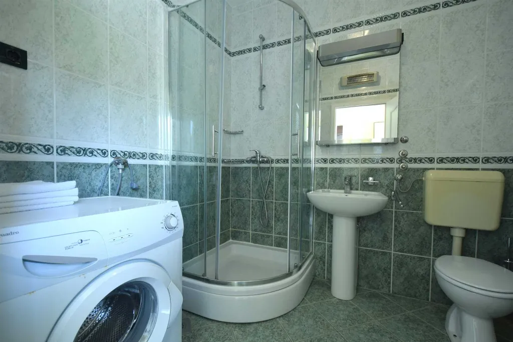 2-Bedroom Apartment in Malinska for 5