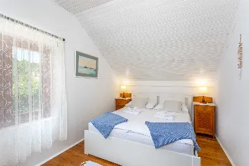 4-Bedroom Villa with Heated Pool in Risika