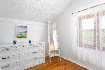 4-Bedroom Villa with Heated Pool in Risika