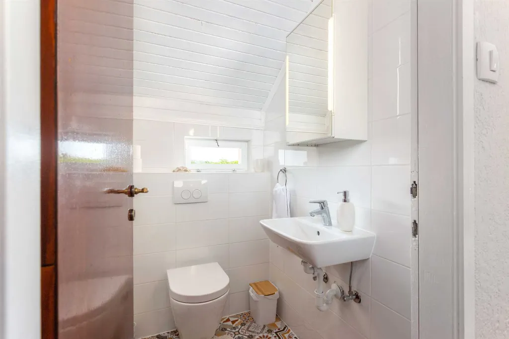 4-Bedroom Villa with Heated Pool in Risika