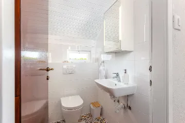 4-Bedroom Villa with Heated Pool in Risika