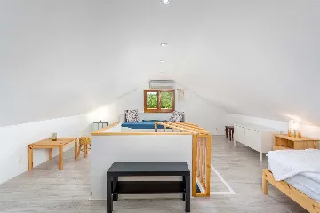 4-Bedroom Villa with Heated Pool in Risika