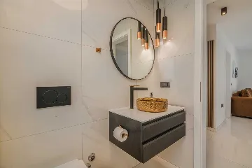 Njivice Apartment for 4 Guests with Private Pool