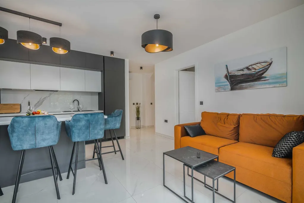 Njivice Apartment for 4 Guests with Private Pool