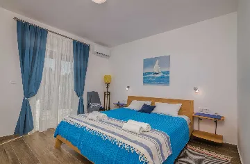 4-Bedroom Villa in Gabonjin for Up to 8 Guests