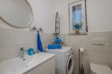 4-Bedroom Villa in Gabonjin for Up to 8 Guests