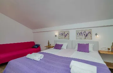 4-Bedroom Villa in Gabonjin for Up to 8 Guests