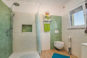 4-Bedroom Villa in Gabonjin for Up to 8 Guests